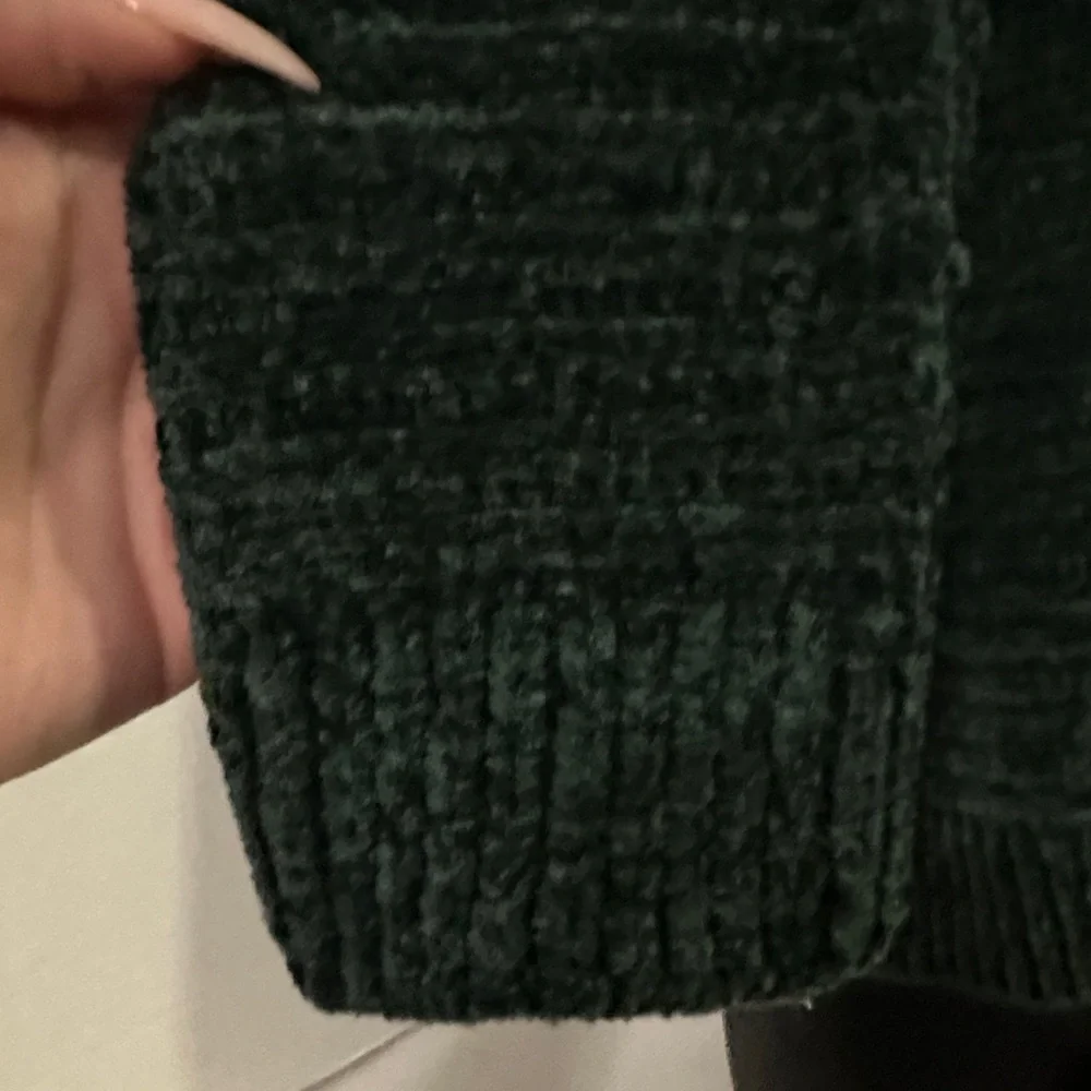 Pink Rose Women's Dark Green chenille Sweater small